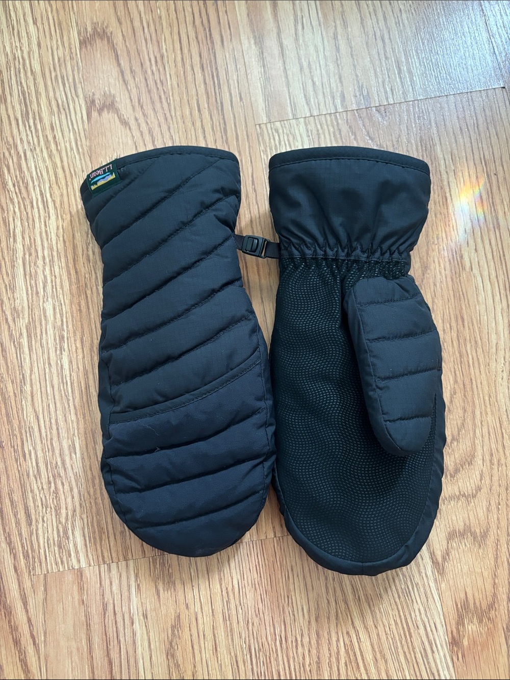 Women’s L.L. Bean black mittens